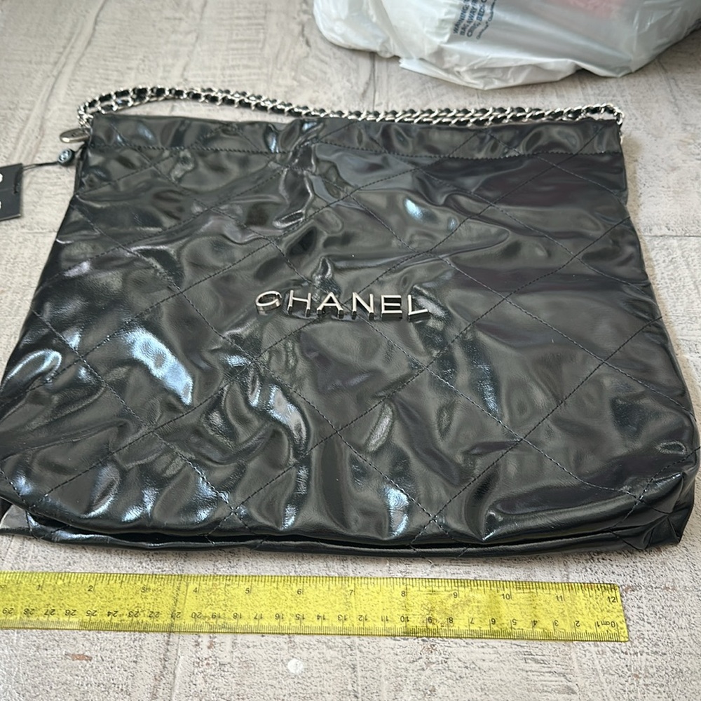 CHANEL Black Quilted Leather Shoulder Bag - Picture 7 of 7